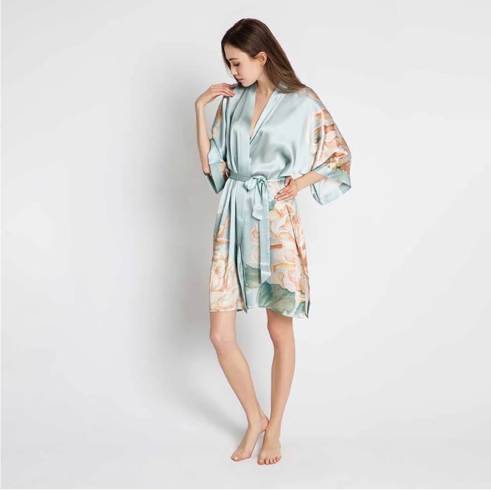 Elegant Floral Kimono Robe - Light Blue